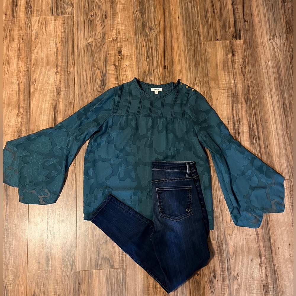 Kensie - teal floral flutter sleeve blouse
